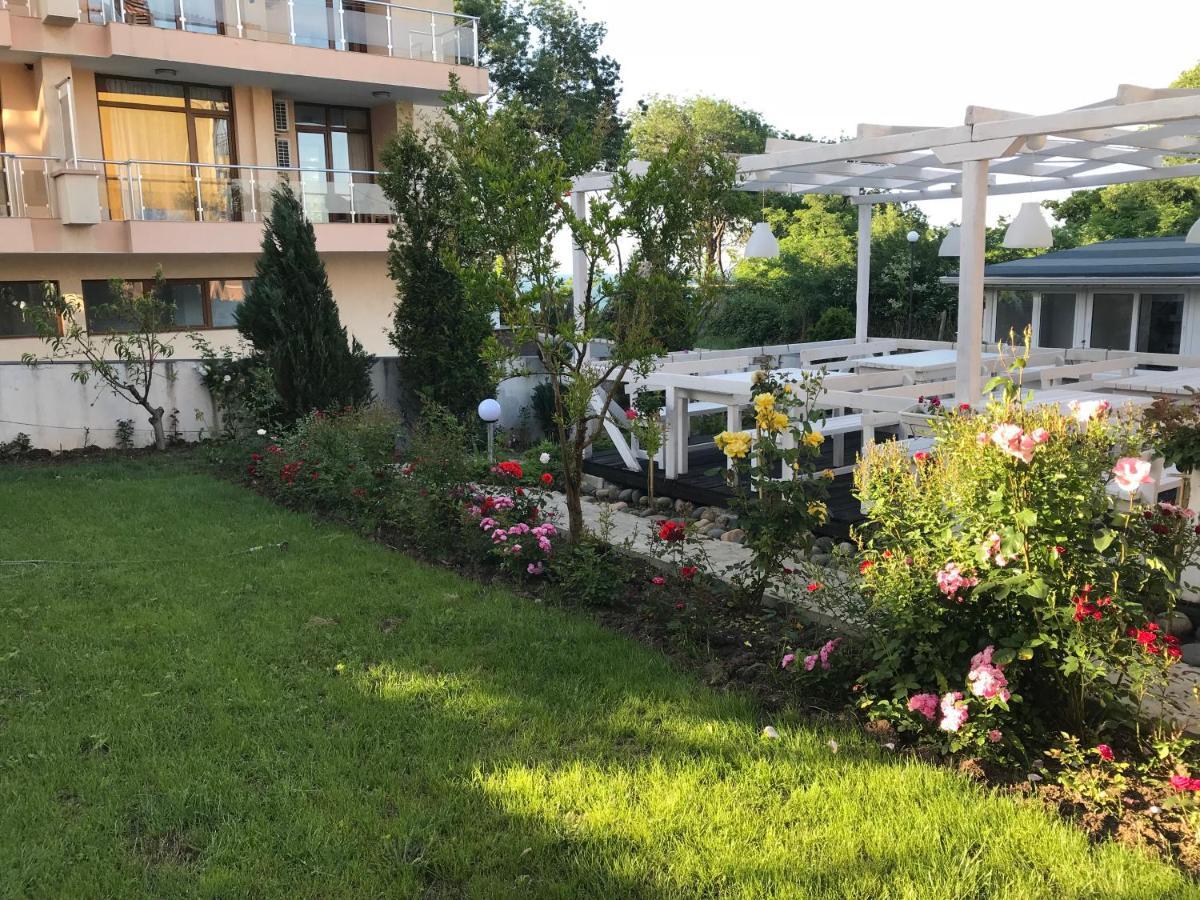 Family Hotel Akra تشيرنوموريتس المظهر الخارجي الصورة