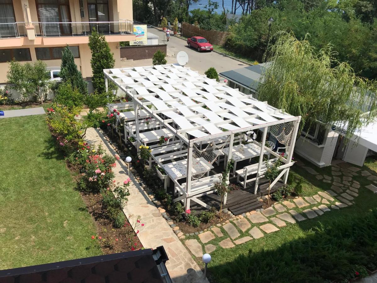 Family Hotel Akra تشيرنوموريتس المظهر الخارجي الصورة