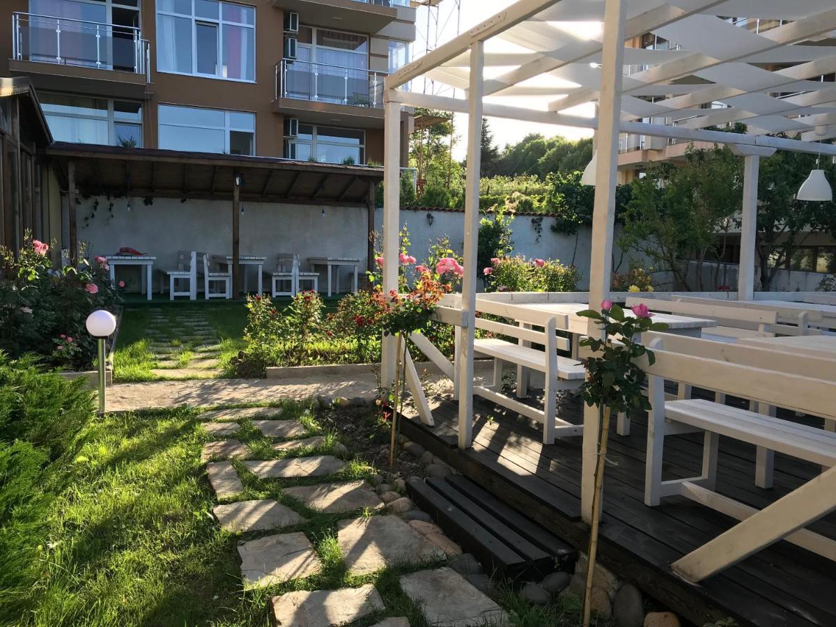 Family Hotel Akra تشيرنوموريتس المظهر الخارجي الصورة